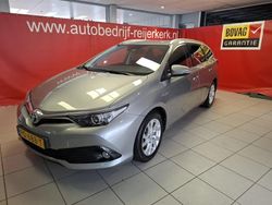 Grijs (metallic) Gebruikt 2017 Toyota Auris Touring Sports Stationwagen | € 8.950 (Goede deal)