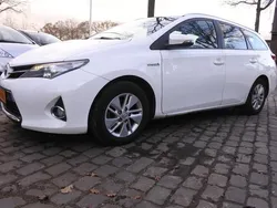 Wit Gebruikt 2014 Toyota Auris Touring Sports Stationwagen | € 6.495