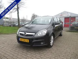 Zwart Gebruikt 2005 Opel Zafira Essentia MPV | € 1.950 (Eerlijke prijs)