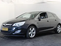 Zwart Gebruikt 2011 Opel Astra Cosmo Hatchback | € 4.999 (Eerlijke prijs)