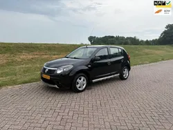 Zwart Gebruikt 2011 Dacia Sandero Hatchback | € 3.950 (Duur)