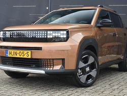 Bruin Nieuw 2025 Fiat Grande Panda La Prima Hatchback | € 24.895 (Super prijs)