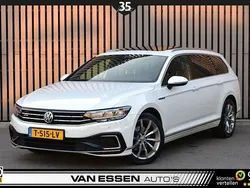 Wit Gebruikt 2020 VW Passat Business+ Stationwagen | € 21.895 (Eerlijke prijs)