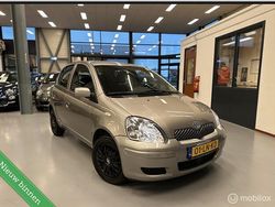 Grijs Gebruikt 2003 Toyota Yaris Sol Hatchback | € 3.450 (Eerlijke prijs)