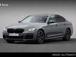 Grijs, metallic lak Gebruikt 2020 BMW 530 Executive Sedan | € 37.880 (Eerlijke prijs)