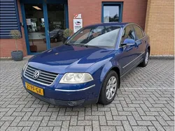 Blauw Gebruikt 2004 VW Passat Sedan | € 2.445