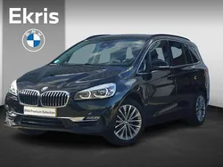 Zwart Gebruikt 2022 BMW 216 Executive Stationwagen | € 20.900 (Goede deal)