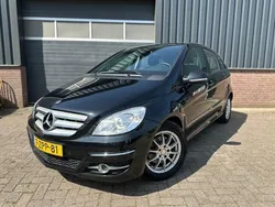 Zwart Gebruikt 2010 Mercedes B200 MPV | € 5.750 (Eerlijke prijs)