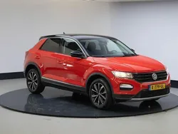 Rood Gebruikt 2018 VW T-Roc Style SUV | € 17.750 (Eerlijke prijs)