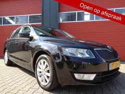 Zwart Gebruikt 2013 Skoda Octavia Elegance Stationwagen | € 4.950 (Duur)