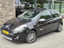 Zwart Gebruikt 2011 Renault Clio II Night&Day Hatchback | € 2.450 (Eerlijke prijs)