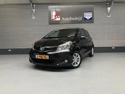 Zwart Gebruikt 2013 Toyota Yaris Hatchback | € 6.950 (Goede deal)