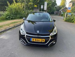 Zwart Gebruikt 2016 Peugeot 208 Active Hatchback | € 5.950 (Goede deal)