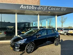Zwart, andere lak Gebruikt 2019 Renault Clio GrandTour Intens Stationwagen | € 11.950 (Iets duurder)