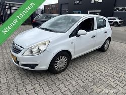 Wit Gebruikt 2009 Opel Corsa Selection Hatchback | € 999 (Eerlijke prijs)