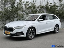 Wit Gebruikt 2021 Skoda Octavia Business Line Stationwagen | € 21.980 (Eerlijke prijs)