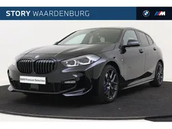 Zwart Gebruikt 2022 BMW 120 Executive Hatchback | € 37.950 (Iets duurder)