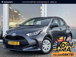 Grijs Gebruikt 2023 Toyota Yaris Active Hatchback | € 19.900 (Eerlijke prijs)