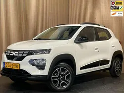 Wit Gebruikt 2023 Dacia Spring Essentiel Hatchback | € 12.250 (Eerlijke prijs)