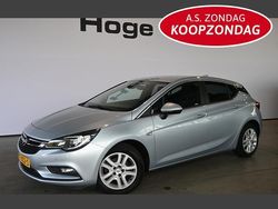 Grijs Gebruikt 2016 Opel Astra Edition Hatchback | € 9.940 (Goede deal)