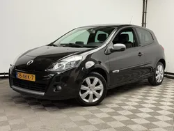 Zwart Gebruikt 2010 Renault Clio R.S. Hatchback | € 3.975 (Eerlijke prijs)