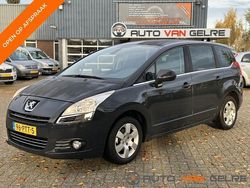 Grijs Gebruikt 2011 Peugeot 5008 MPV | € 2.499 (Iets duurder)