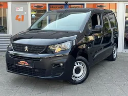 Zwart Gebruikt 2020 Peugeot Partner Premium MPV | € 18.950 (Iets duurder)