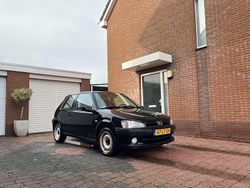 Zwart Gebruikt 2003 Peugeot 106 Hatchback | € 1.500 (Eerlijke prijs)