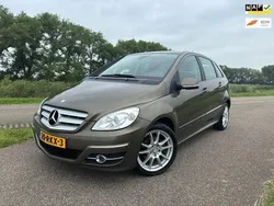 Bruin Gebruikt 2011 Mercedes B200 MPV | € 7.490 (Iets duurder)