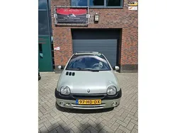 Geel Gebruikt 2001 Renault Twingo Hatchback | € 1.375 (Iets duurder)
