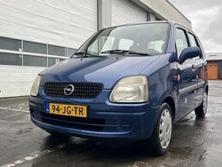 Blauw Gebruikt 2002 Opel Agila Comfort Hatchback | € 1.750 (Iets duurder)