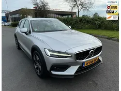 Grijs Gebruikt 2020 Volvo V60 CC Pro Stationwagen | € 33.950 (Super prijs)