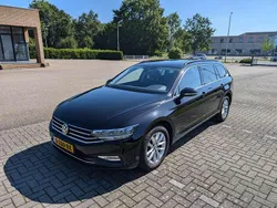 Zwart Gebruikt 2020 VW Passat R-line Stationwagen | € 21.000 (Goede deal)