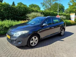 Grijs Gebruikt 2010 Renault Mégane GrandTour Dynamique Stationwagen | € 1.950 (Super prijs)