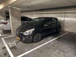 Zwart Gebruikt 2013 Renault Clio IV Expression Hatchback | € 4.999 (Eerlijke prijs)