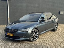 Grijs Gebruikt 2017 Skoda Superb SportLine Stationwagen | € 15.995 (Eerlijke prijs)