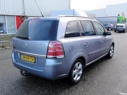 Grijs Gebruikt 2005 Opel Zafira MPV | € 2.750 (Duur)