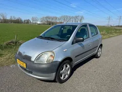 Grijs Gebruikt 2000 Toyota Yaris Luna Hatchback | € 1.495 (Goede deal)