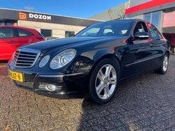 Zwart Gebruikt 2009 Mercedes E230 Avantgarde Sedan | € 15.949
