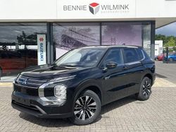 Black diamond (zwart metallic) Nieuw 2025 Mitsubishi Outlander P-HEV SUV | € 50.995 (Goede deal)