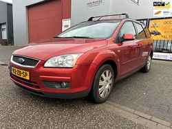 Oranje Gebruikt 2007 Ford Focus Ghia Stationwagen | € 2.199 (Eerlijke prijs)