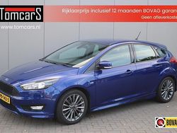 Blauw Gebruikt 2017 Ford Focus ST-Line Hatchback | € 13.450 (Iets duurder)