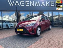 Rood Gebruikt 2019 Toyota Yaris Hybrid Active Hatchback | € 16.450 (Goede deal)