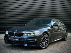 Grijs / sophistograu brillanteffekt metalli Gebruikt 2018 BMW 530e M Sport Sedan | € 24.950 (Iets duurder)