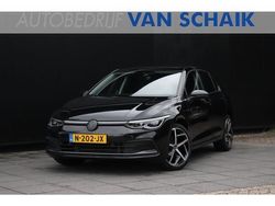 Zwart Gebruikt 2021 VW Golf VIII Style Hatchback | € 24.950 (Eerlijke prijs)