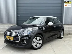 Zwart Gebruikt 2015 Mini Cooper Hatchback | € 13.750 (Goede deal)