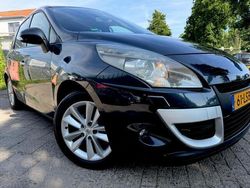 Grijs Gebruikt 2010 Renault Scénic III Dynamique MPV | € 4.950 (Eerlijke prijs)