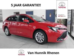 Rood, metallic lak Gebruikt 2024 Toyota Corolla Business Edition Stationwagen | € 28.499 (Eerlijke prijs)