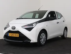 Wit Gebruikt 2020 Toyota Aygo Hatchback | € 9.750 (Goede deal)