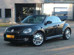 Zwart Gebruikt 2016 VW Beetle Design Cabriolet | € 19.995 (Eerlijke prijs)